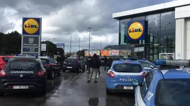 Conoravirus, su Facebook inneggiano alla rivolta: "Assaltiamo i supermercati"