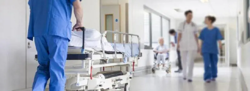 Dimessi 2400 pazienti e spediti in Rsa e hospice. Ma possono contagiare