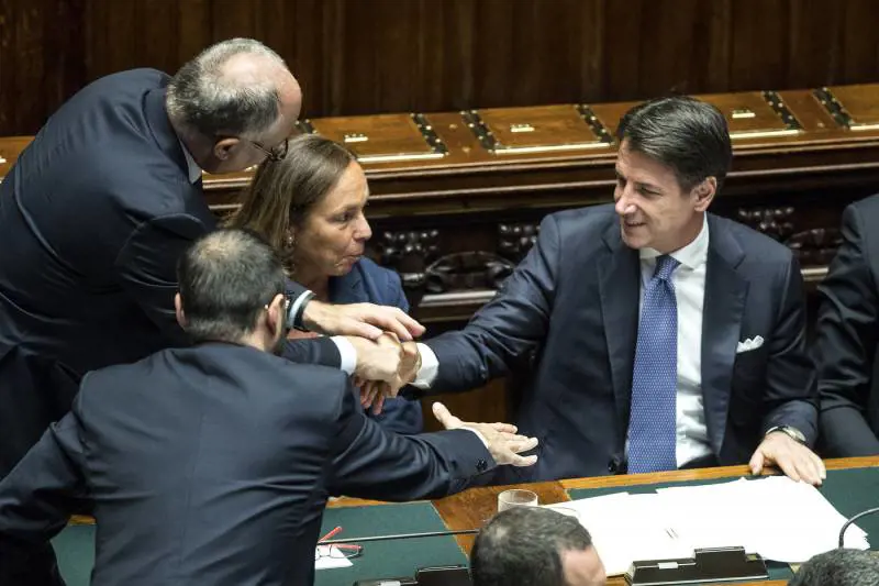 Il governo litiga pure sui decreti Salvini: "Non li possiamo smantellare"