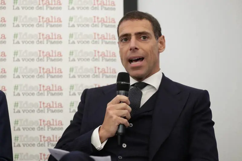 Calcio, formula caos. Con il boom di positivi partite già in bilico. Si rischia lo stop totale