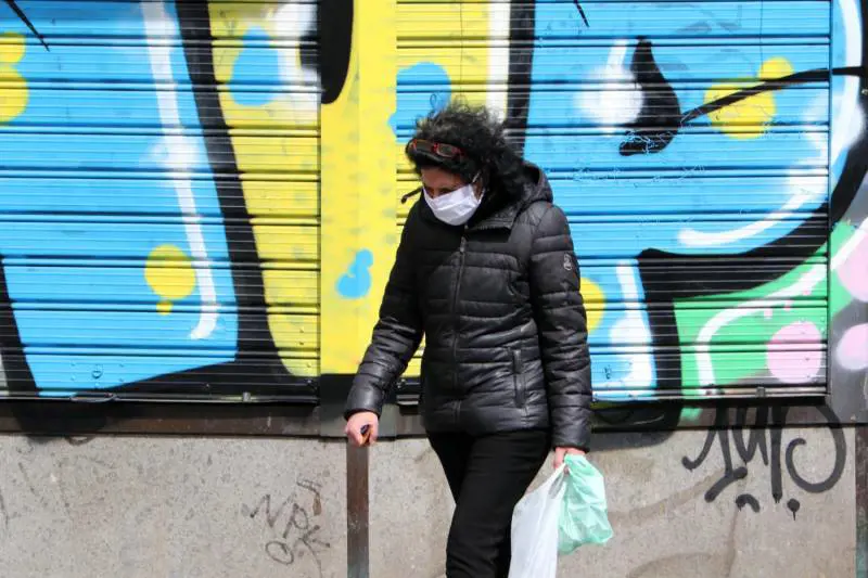 Toscana, obbligo di mascherine per uscire in strada