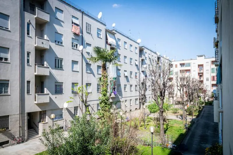 A Milano più case popolari assegnate agli stranieri che agli italiani