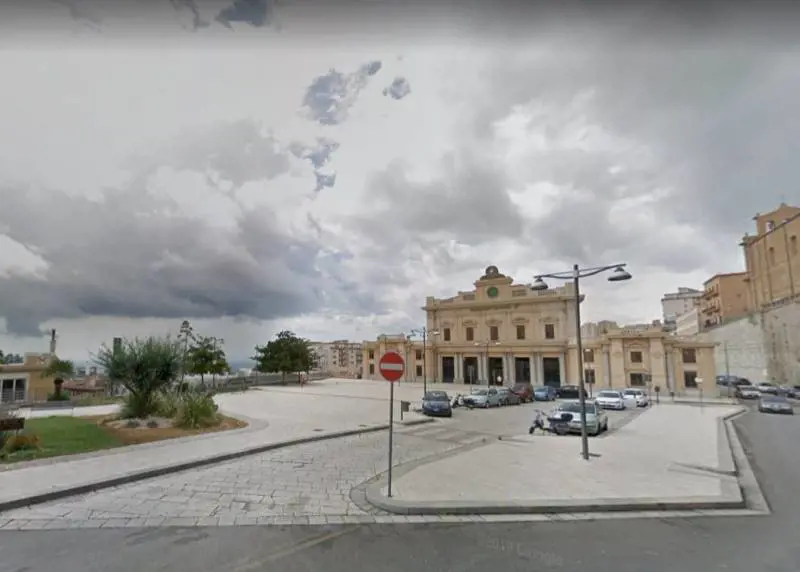 Agrigento, nigeriani aggrediscono agenti che li sorprendono in strada