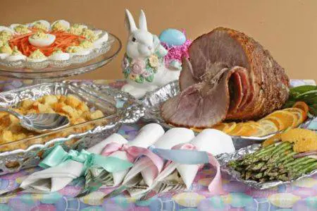 Pasqua a casa tra food delivery e chef autodidatti ai fornelli