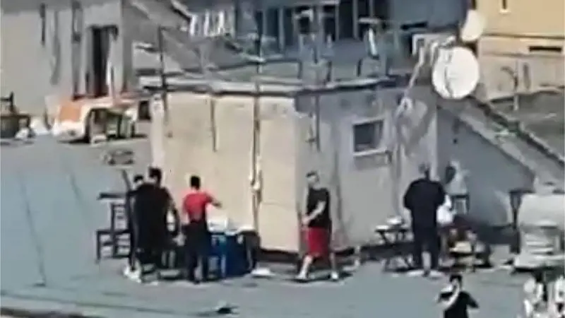 Palermo, la grigliata di Pasqua sui tetti: interviene un elicottero della Polizia 