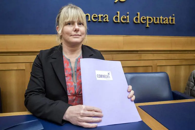 "Perché dovrei vaccinarmi contro Covid?" Così la deputata no vax fermata ad Ostia