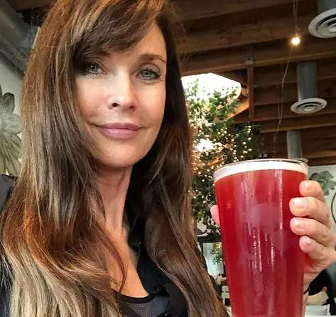 Carol Alt: "Ho avuto un tumore, l'ho curato con l'alimentazione"