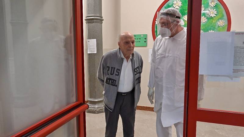 Tullio ex medico di 97 anni isolato come gli altri anziani all'Itis