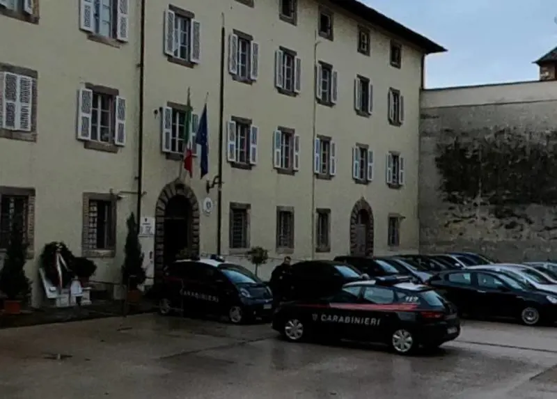 Lucca, magrebino non paga la pizza e accoltella il corriere