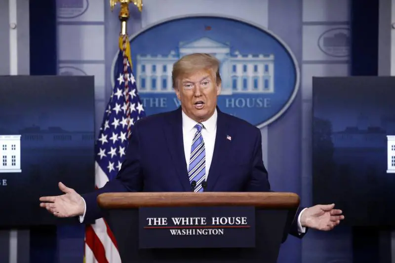 Ora Trump blinda gli Usa. "Sospesa l'immigrazione"