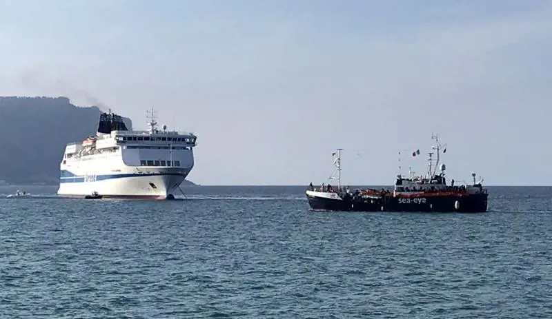 Cabine singole e cibo "etnico" per i migranti in quarantena