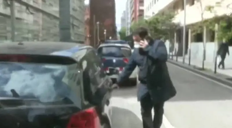 Badalona, sindaco guida ubriaco e aggredisce agenti: "Mi pento"