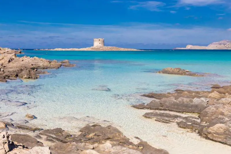 Sardegna a numero chiuso col "passaporto sanitario"