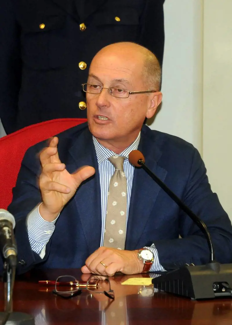 Santa Maria Capua Vetere il carcere è fuori controllo. Rivolta sedata con la forza