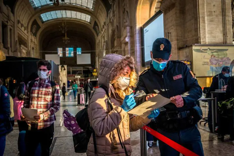 Spostamenti tra Regioni in base al livello di rischio contagio