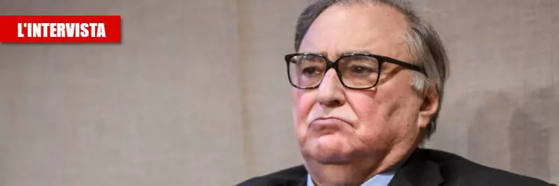 Sapelli: "Al governo c'è la mucillaggine peristaltica"