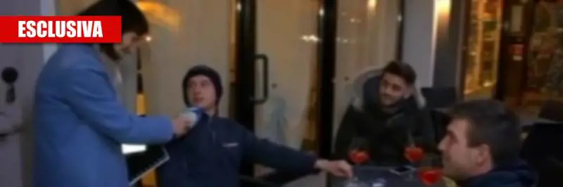 "Virus? A noi ci protegge l'alcol". Parla il ragazzo del focolaio di Vo'