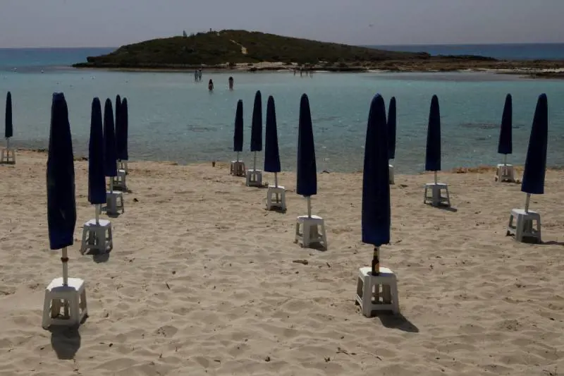 La "profezia" sulle vacanze: "Ecco quando sapremo quale estate sarà"