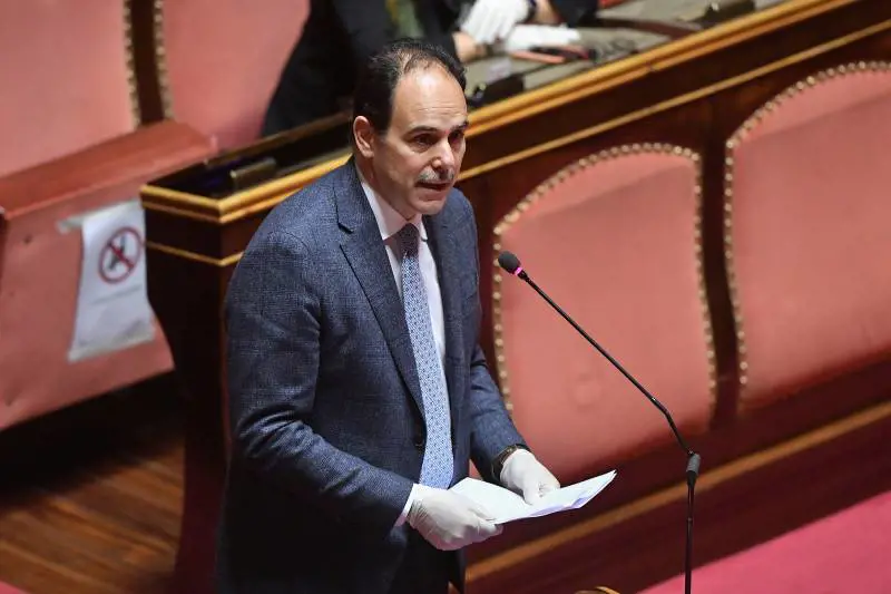 Pd, il salvataggio d’emergenza del senatore Marcucci