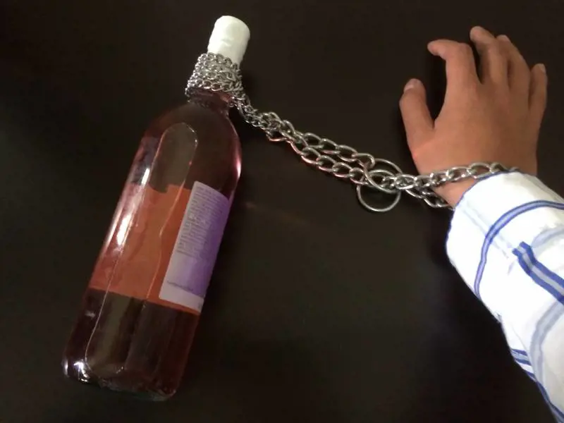 Alcolismo cronico, i segnali da non sottovalutare
