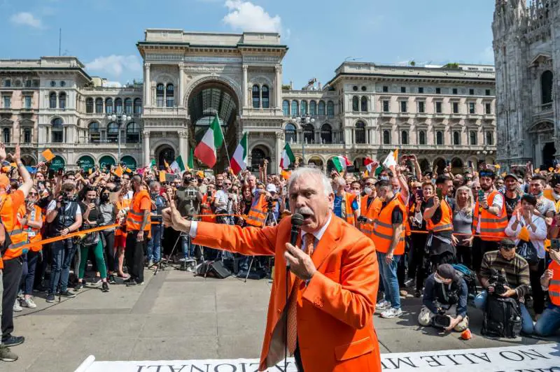 Ecco chi è Pappalardo, il capo dei gilet arancioni che ha infranto le norme anti-Covid