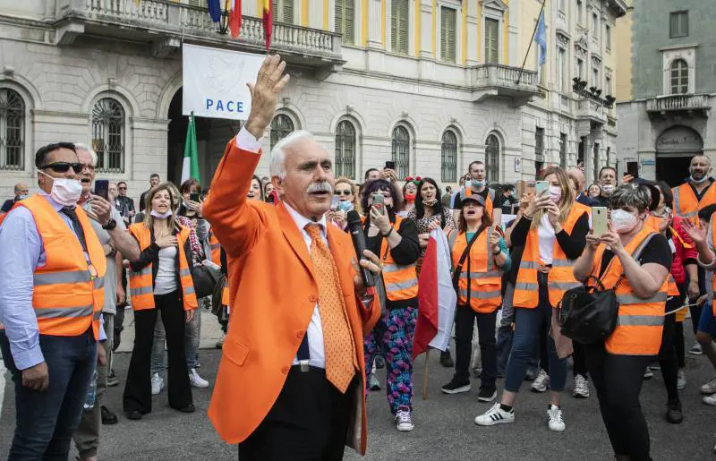L'Arma toglie i gradi al generale Pappalardo. Figliuolo alle forze dell'ordine: "Vaccinatevi"