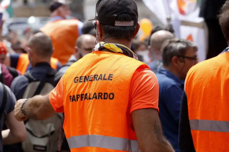 L'errore di confondere quei gilet con la destra