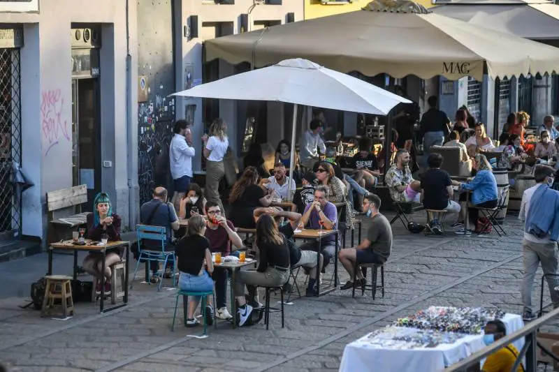 Movida tra assembramenti e coltelli. "Serve patto tra gestori e vigilanza"