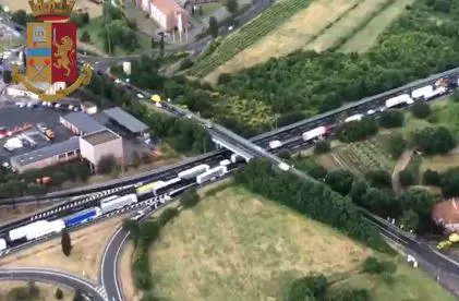 Arezzo, incidente sulla A1: arrestato il papà delle bimbe morte