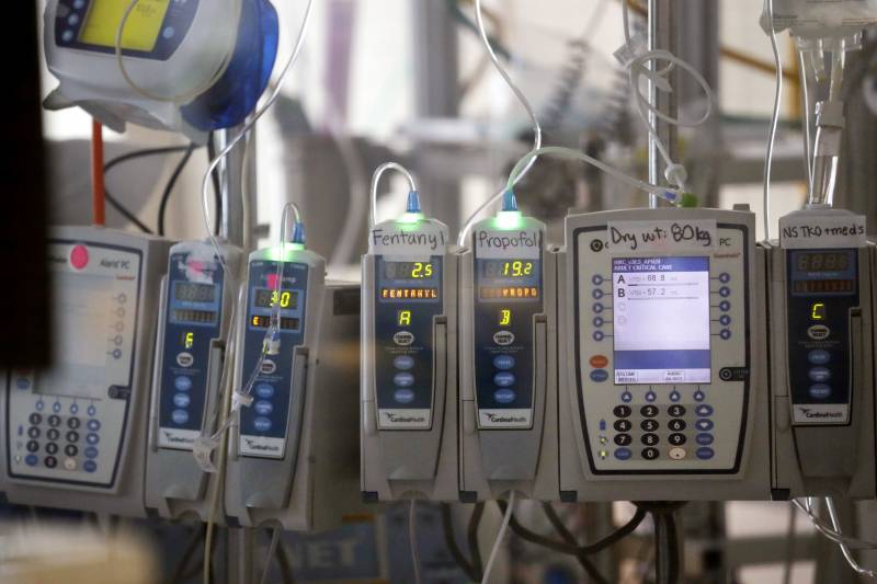 Respiratori in un reparto di terapia intensiva