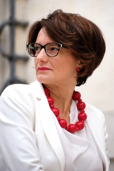 La task force di donne che distrugge le donne