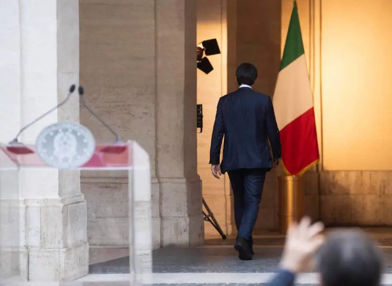 "Pronto? Non toccate Conte..." Le telefonate segrete di Grillo