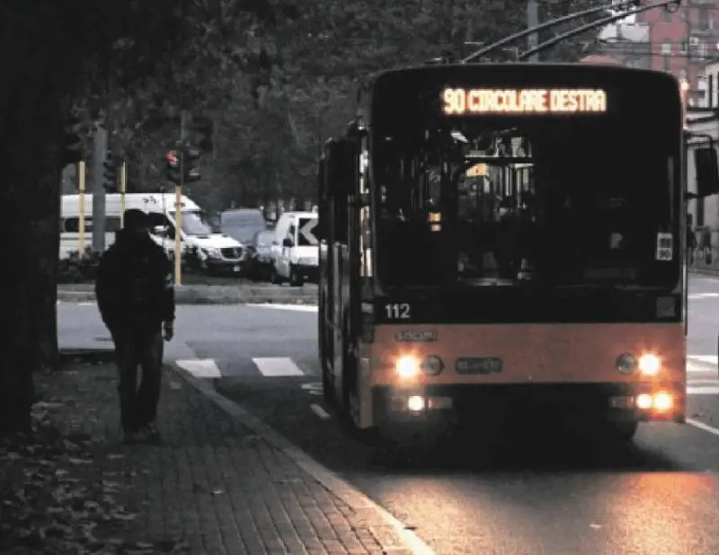 Egiziano sulla 91 aggredisce l'autista e pure i vigilantes Atm