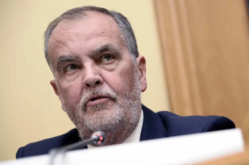 L'opposizione non ci sta: "Il Dpcm è indifendibile". Ma si divide sulla piazza