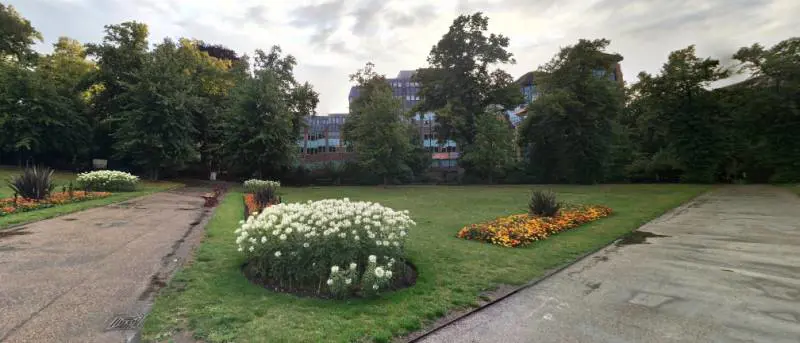 Regno Unito, 3 morti e 3 feriti gravi in un parco a Reading