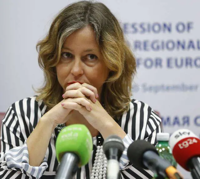 "Ti raseremo il cranio come alle detenute criminali". Minacce choc alla Grillo