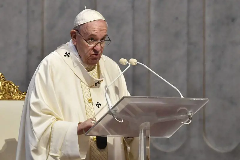 L'appello del Papa: "Il vaccino si deve fare. Negazionismo suicida"