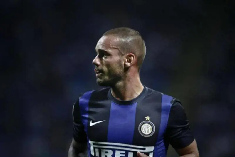 Sneijder choc: ''La bottiglia di vodka era la mia migliore amica''
