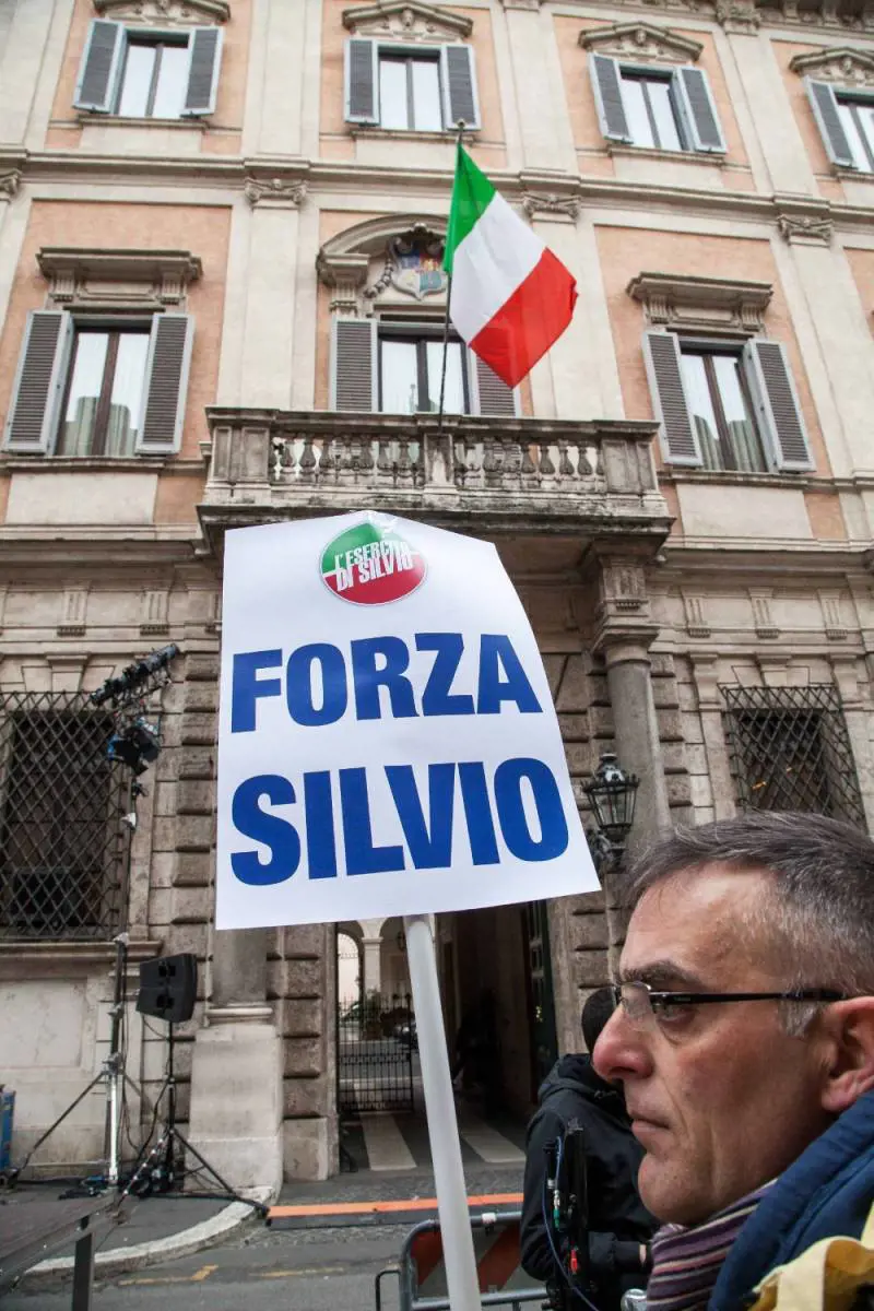 Berlusconi perseguitato. Dalla sentenza "estiva" al ruolo del Quirinale. Ecco i punti da chiarire