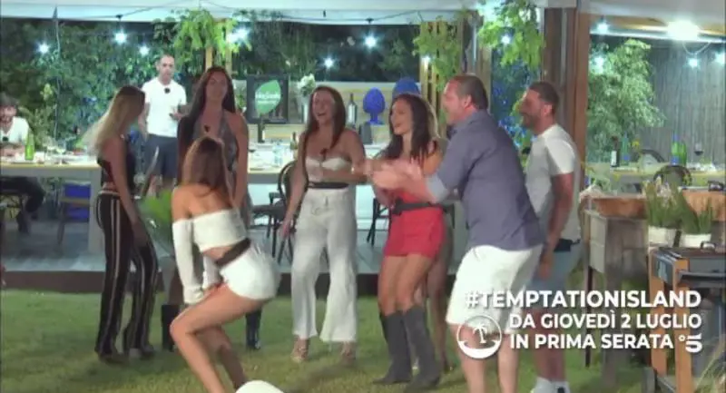 Scintille e lacrime a Temptation Island: "Che c... me ne frega"