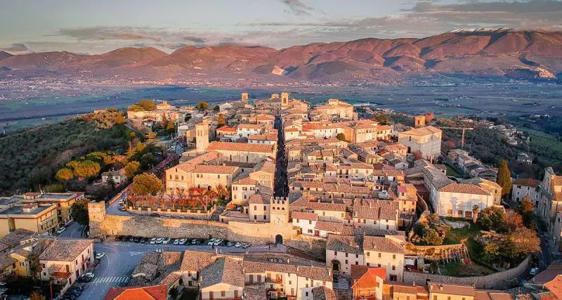 Cuniberto dipinge la bellezza dell'Italia