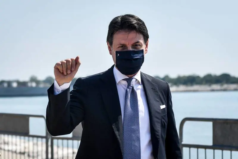 Il Mose supera il test dopo 17 anni di lavori. E Conte ne approfitta per la sua passerella
