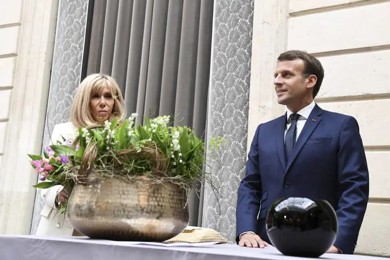 "Relazione proibita": così la figliastra di Macron descrive la storia tra il presidente francese e Brigitte