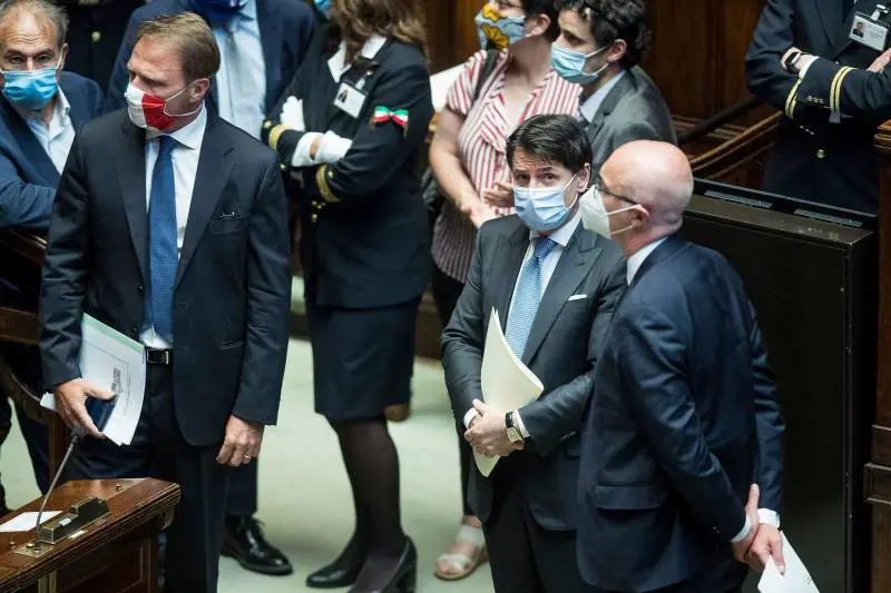 Virologo ora inchioda Conte: "Emergenza? Fuori i nomi..."