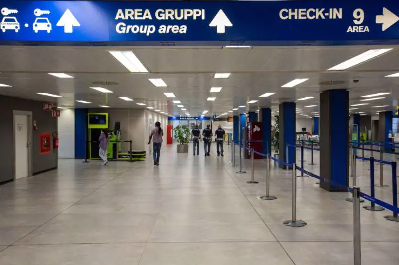 Senza patente del vaccino non si viaggerà