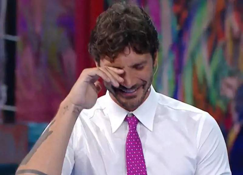 La stoccata di Stefano De Martino contro la madre di Belen: "Ti ha chiamato la mia ex suocera? Cambia numero"