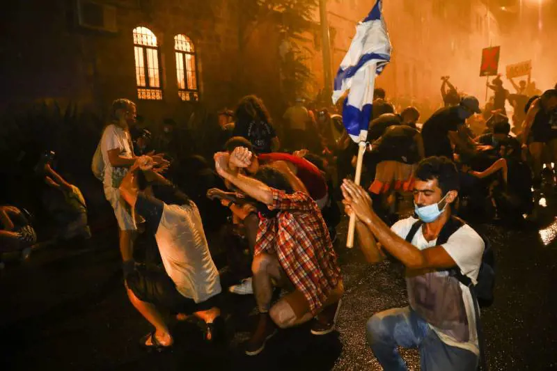 Covid, Israele va in piazza. Il vero obiettivo è Netanyahu