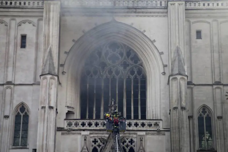 Incendio in cattedrale: fermato un ruandese