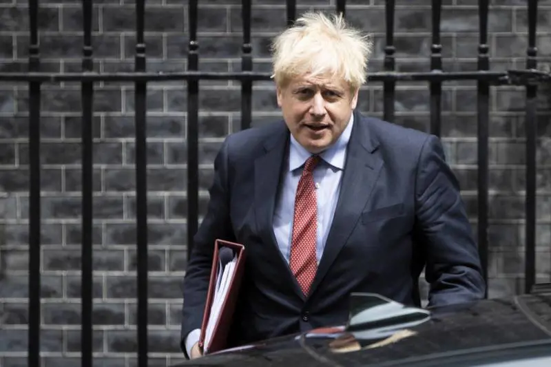 BoJo e la battaglia anti-obesità. Basta spot sul cibo spazzatura
