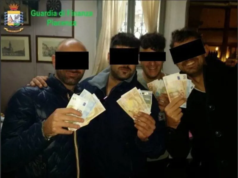Piacenza, nella caserma degli orrori un giovane carabiniere si oppone